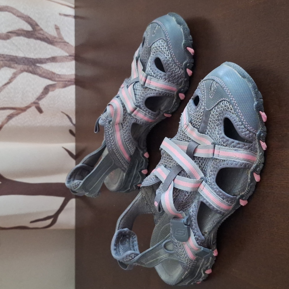 Skechers hiking sandals